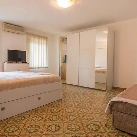 Apartment Pilass Apartman